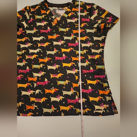 White Cross Women's Med Dachshund Wiener Dog Scrub Top - Picture 4 of 5